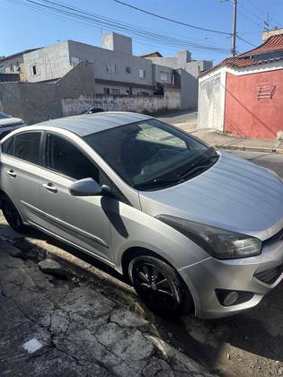 HYUNDAI HB20S 1.6 COMFORT STYLE 16V FLEX 4P AUTOMÁTICO